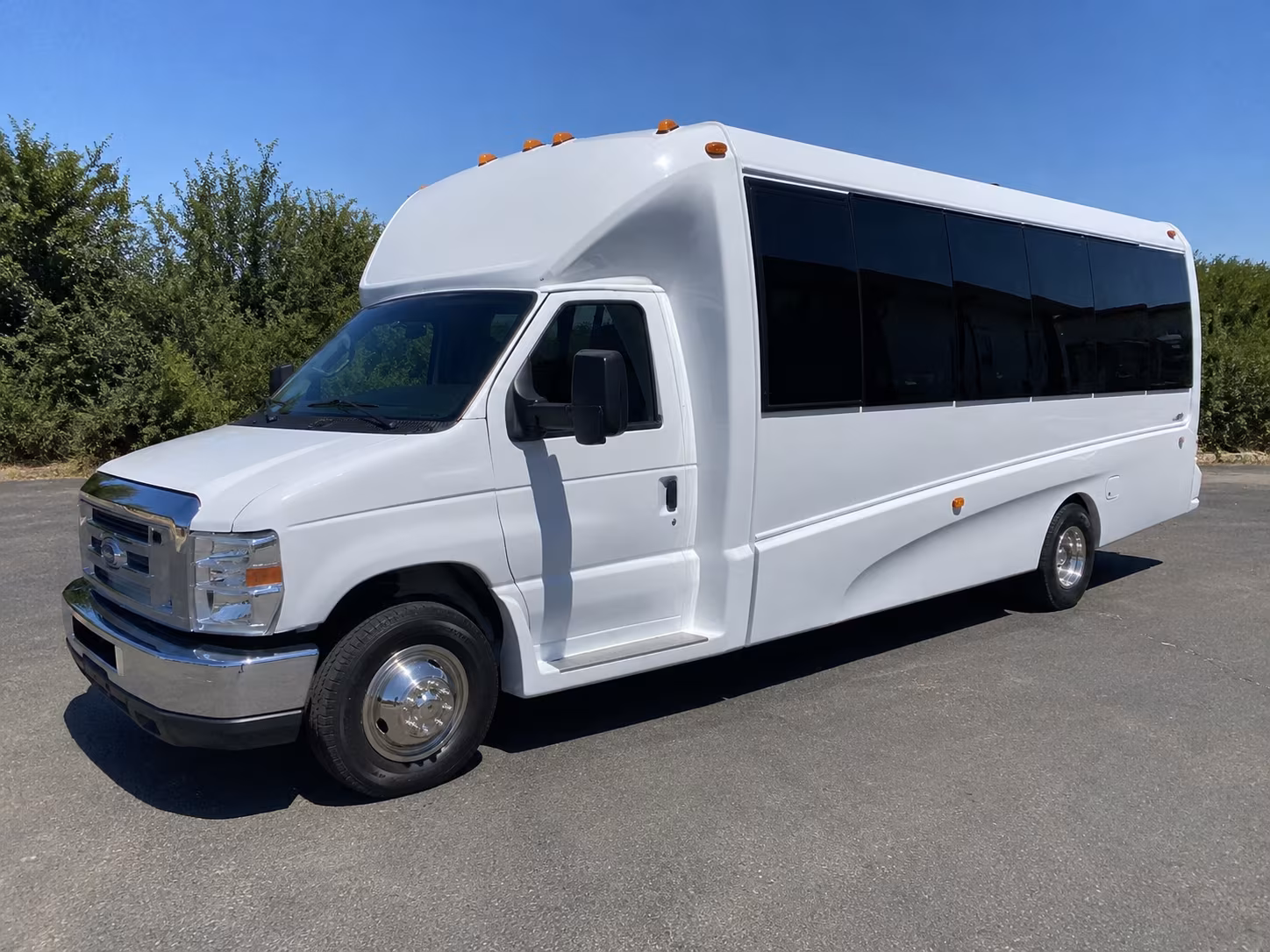 group bus rentals for corporate retreats and team building events