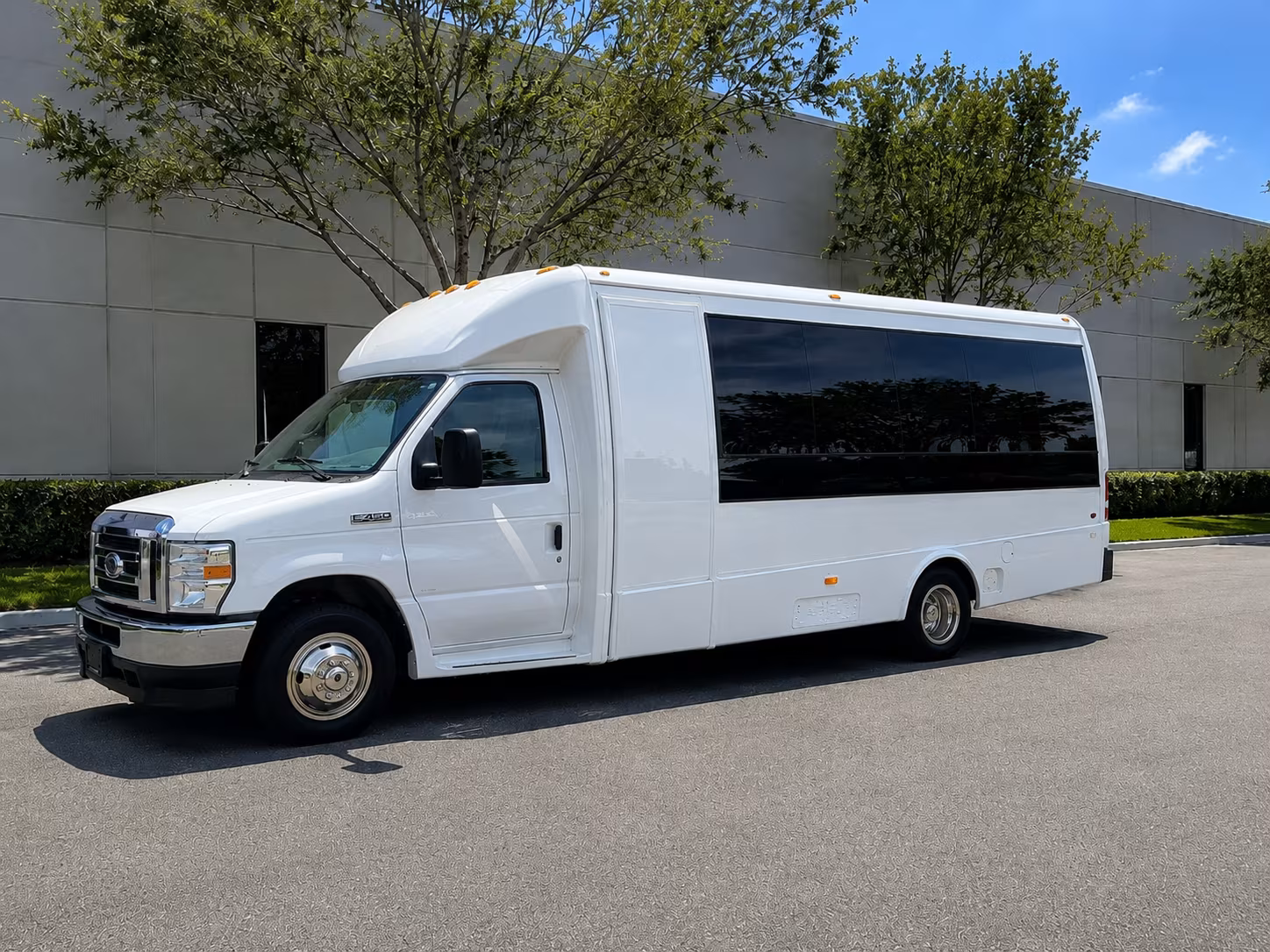 secure transportation for your next airport transfer 3